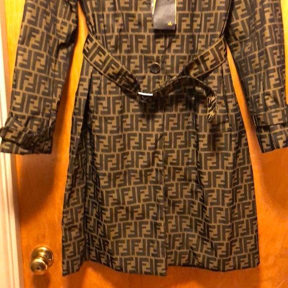 Fendi authentic logo trench coat 🧥 - Picture 5 of 8